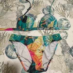 Venus Vibrant Palms Santa Cruz Enhancer Top and Bali Scoop Bottom